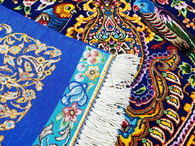 How to Identify an Authentic Persian Carpet: Complete Buyer’s Guide