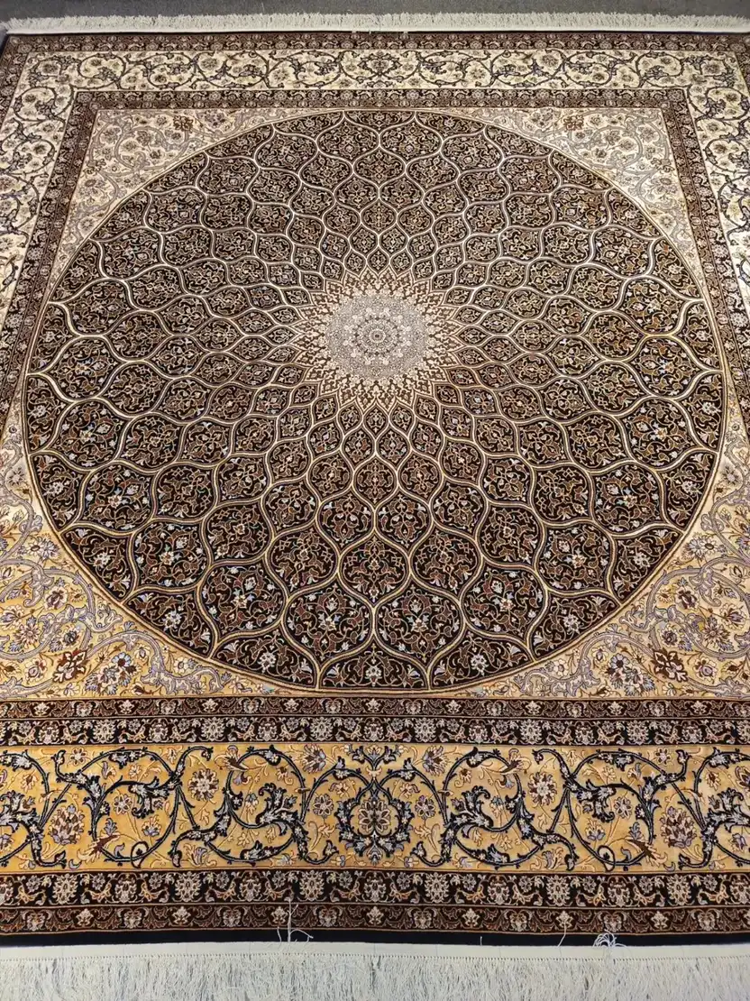 Square Nain 6La carpet PRR-HM-008 with large circular dark medallion on ivory field