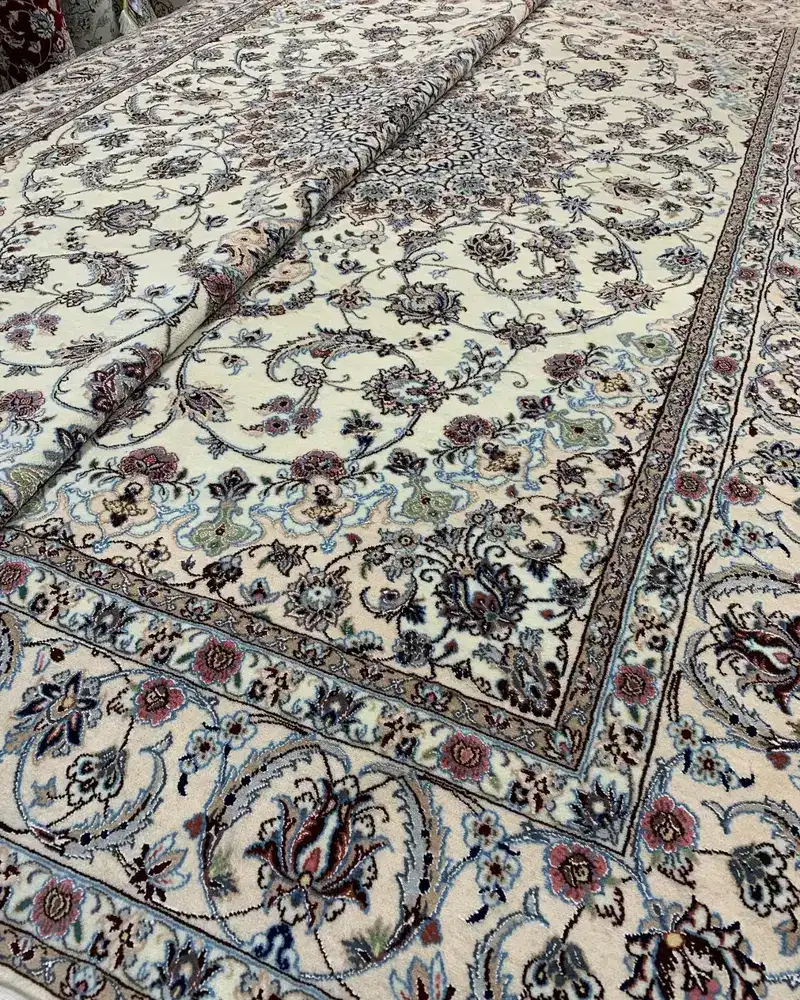 Isfahan Persian Wool & Silk Rug — Ivory Scrollwork Floral Medallion, PRR-IS-030