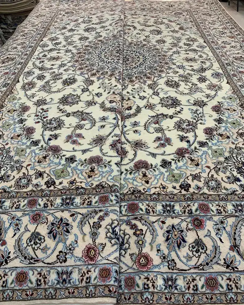 Isfahan Persian Handmade Carpet — Ivory Scrollwork Floral Medallion — 200 × 300 cm — image 2