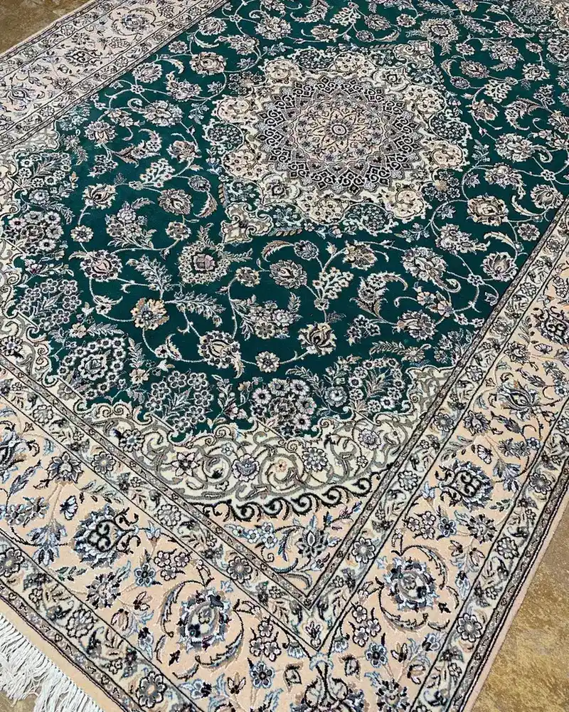 Emerald Green Floral Rosette Medallion — 200 × 300 cm — angle view