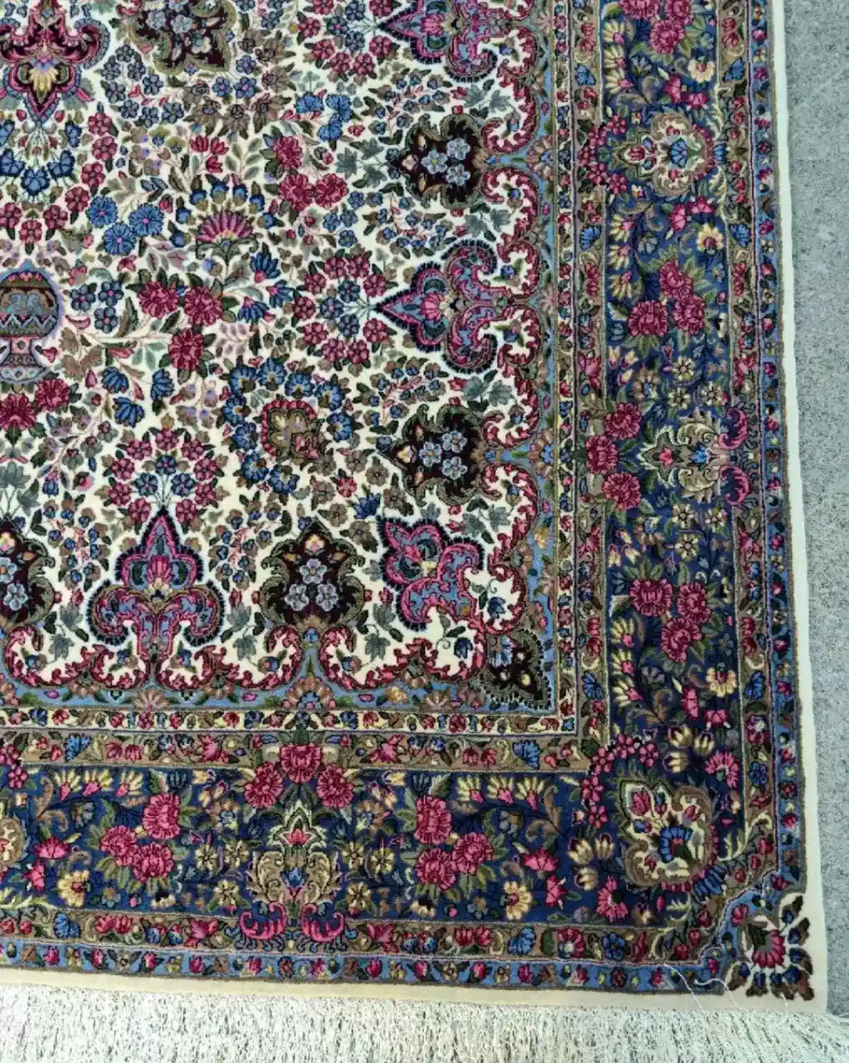 Ivory Sapphire Blossom — border detail