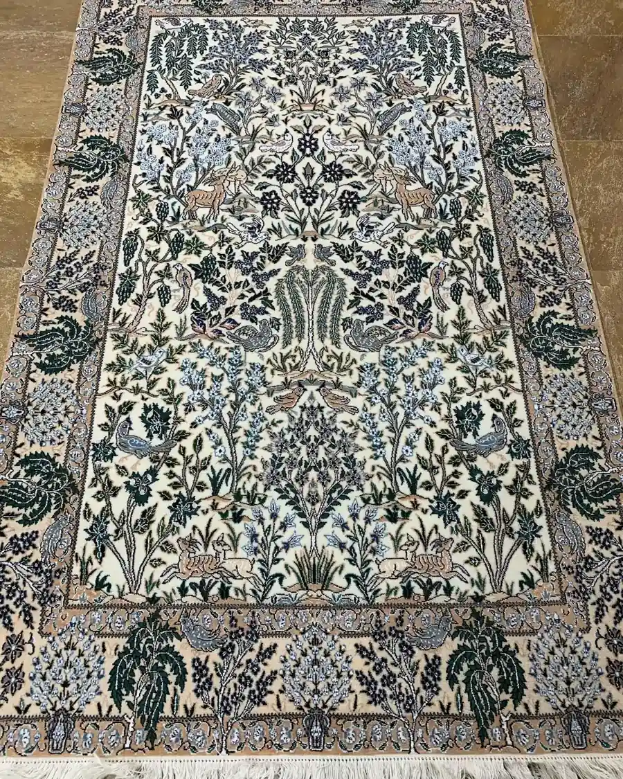 فرش پشم و ابریشم نائین — باغ حیوانات عاجی با درخت زندگی, PRR-NN-031