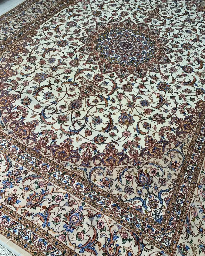 Naein Persian Handmade Carpet — Ivory Rose Floral Medallion — 300 × 400 cm — image 3