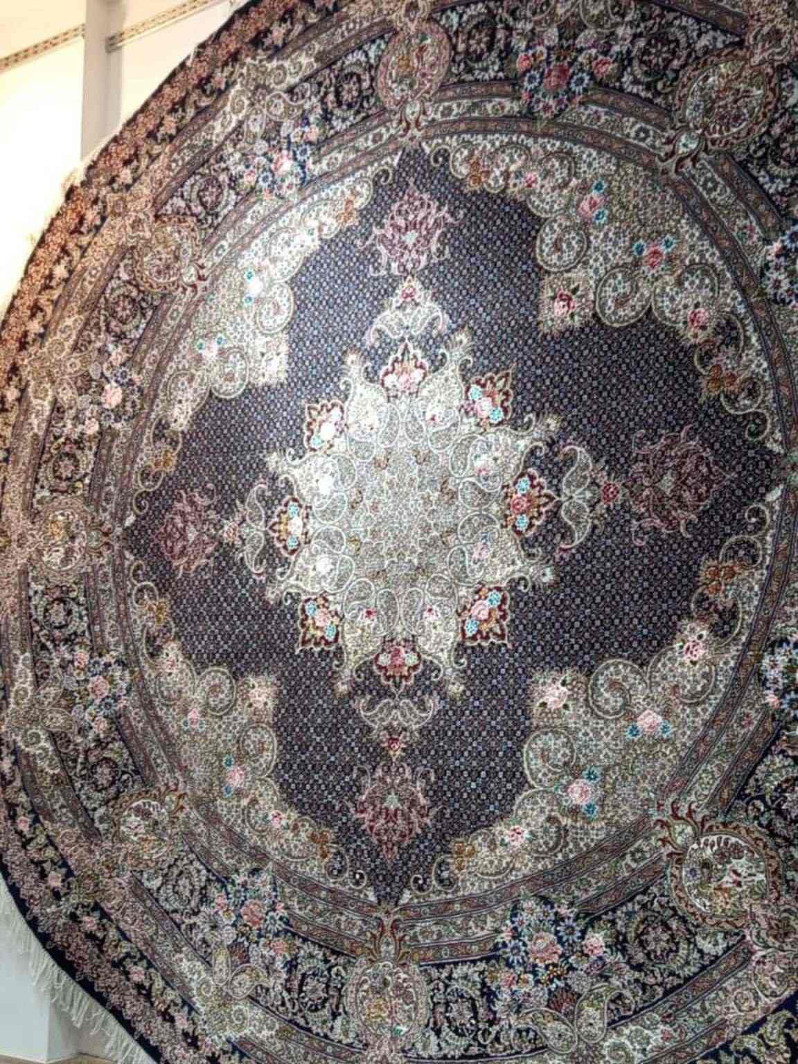 Tabriz Persian Hand-Knotted Carpet — Midnight Medallion — Ø 200 cm — image 2